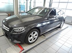 Mercedes-Benz C 220 d 4M T / LED/ Panorama-SD/ Spur-P./ Distronic/ 